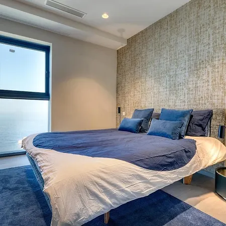 Stunning In The Iconic Mercury Tower Apartment Saint Julian's