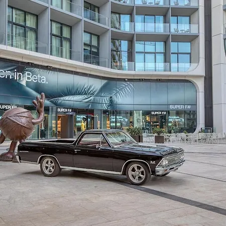 Stunning In The Iconic Mercury Tower شقة *