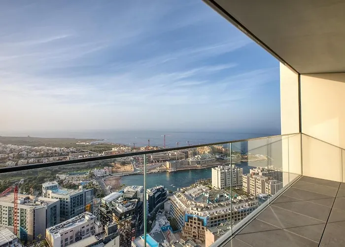 Stunning In The Iconic Mercury Tower * Сент Джулианс