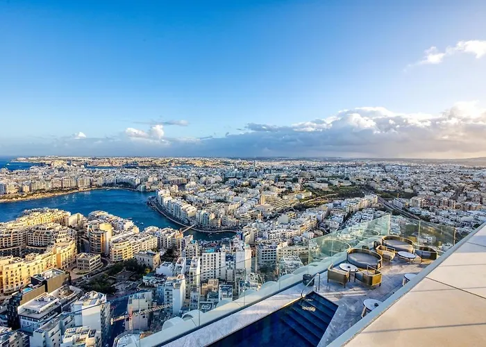 Апартаменты Stunning In The Iconic Mercury Tower Сент Джулианс