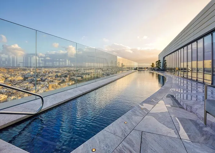 Stunning In The Iconic Mercury Tower Апартаменты Сент Джулианс