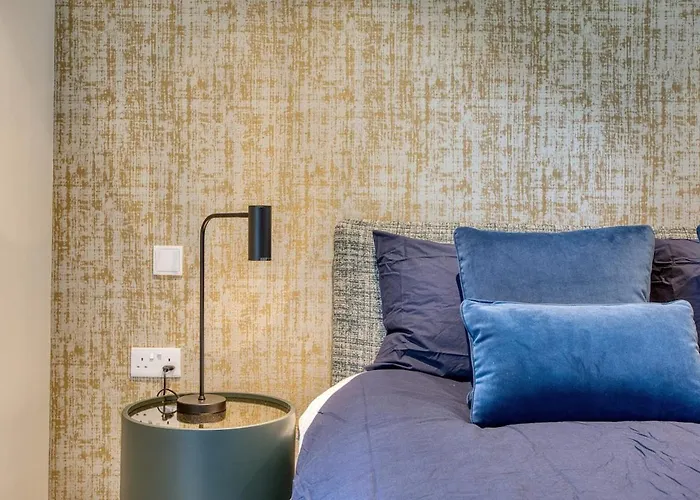 Апартаменты Stunning In The Iconic Mercury Tower Сент Джулианс