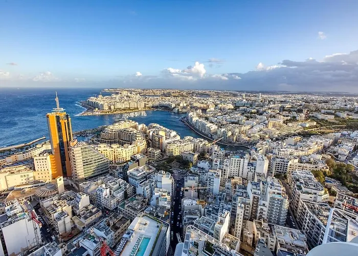 Апартаменты Stunning In The Iconic Mercury Tower