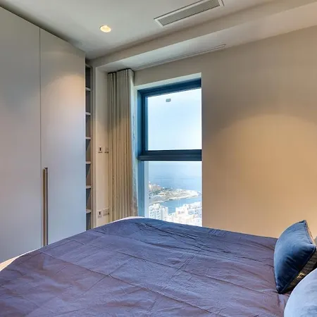 Apartment Stunning In The Iconic Mercury Tower Saint Julian's